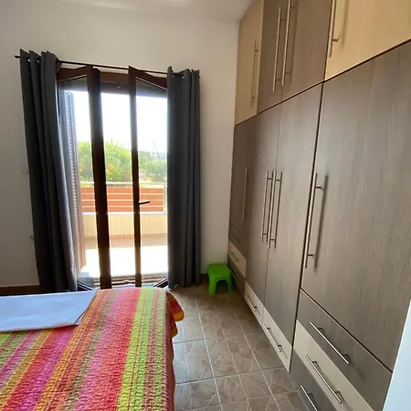 Kokkines Apartment *