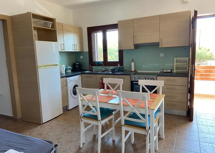 Kokkines Apartman Plítra